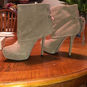 NWOT Steve Madden heeled ankle boot